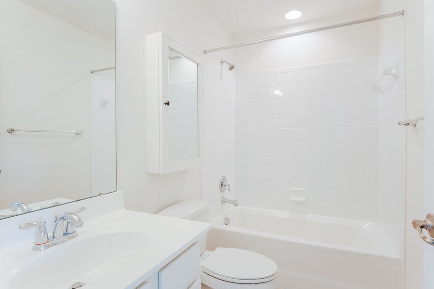 Building Photo - 1471 Wickham Pond Dr