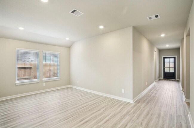 Building Photo - 6250 Brazos Trl Dr