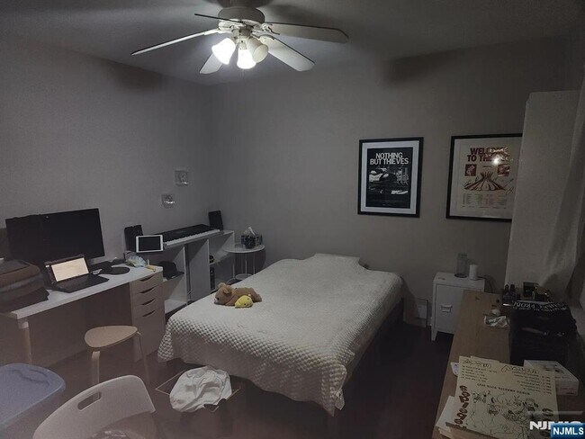 Building Photo - 68 E Main St