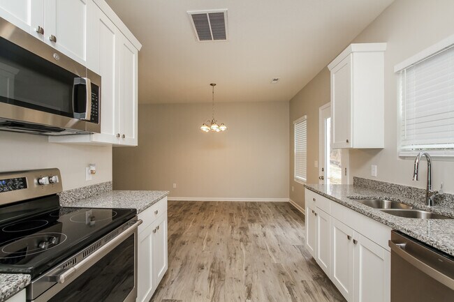 Building Photo - 812 Caper St