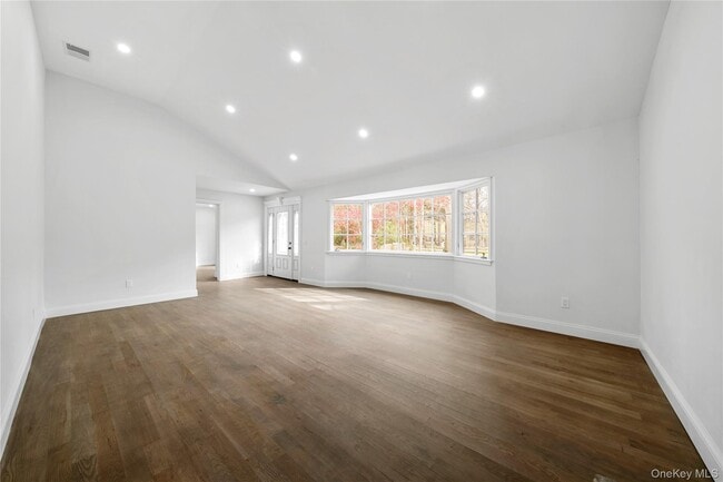 Building Photo - 257 Southlawn Ave
