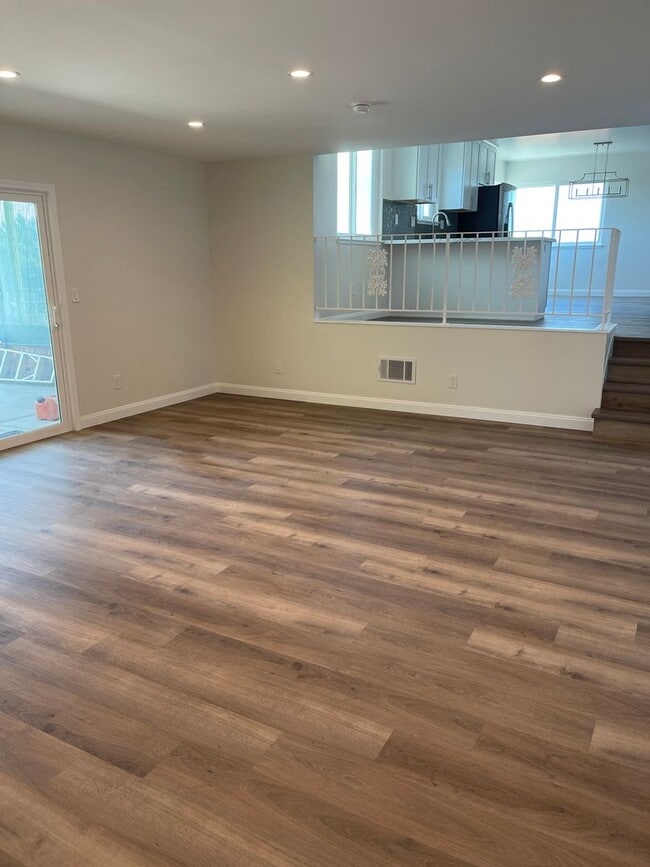 Building Photo - Newly Renovated 4 Bedroom Home with Views