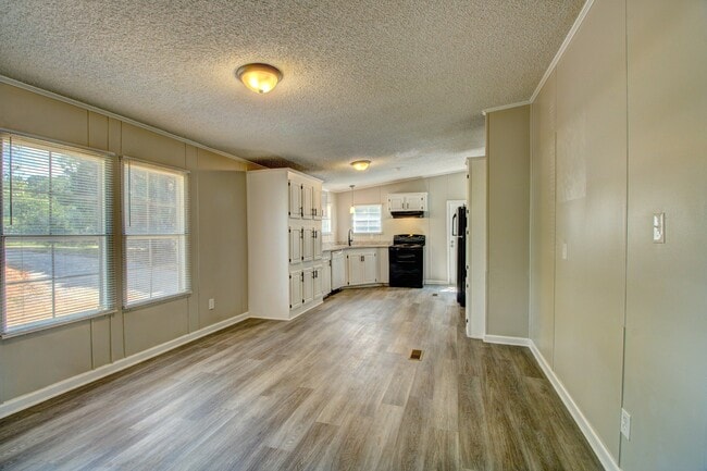 Building Photo - 106 7 Hawks Trail