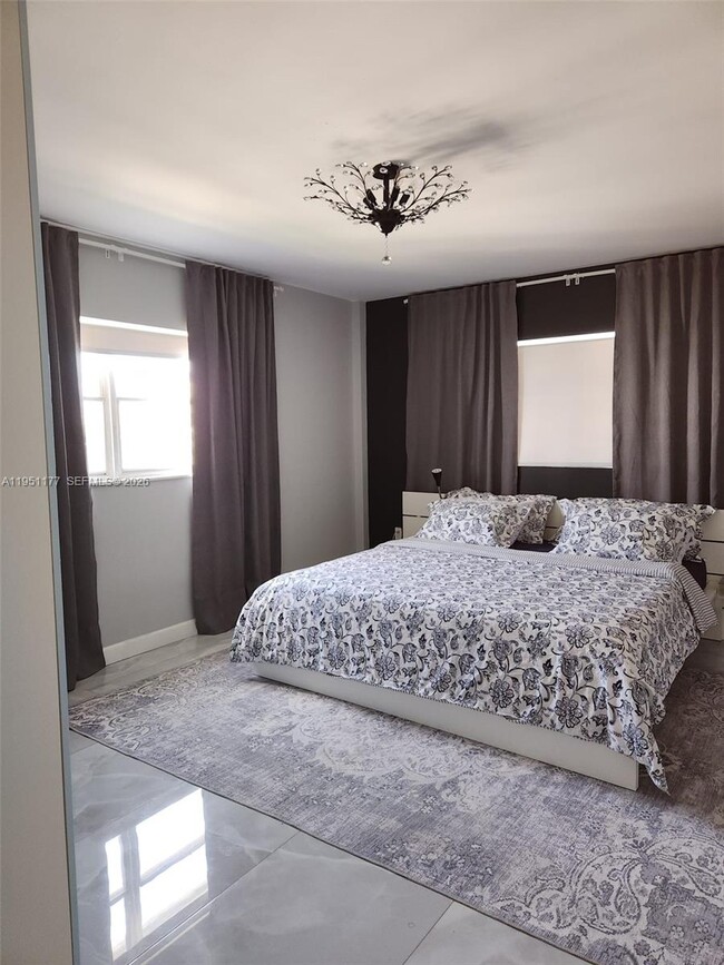 Building Photo - 1075 92nd St