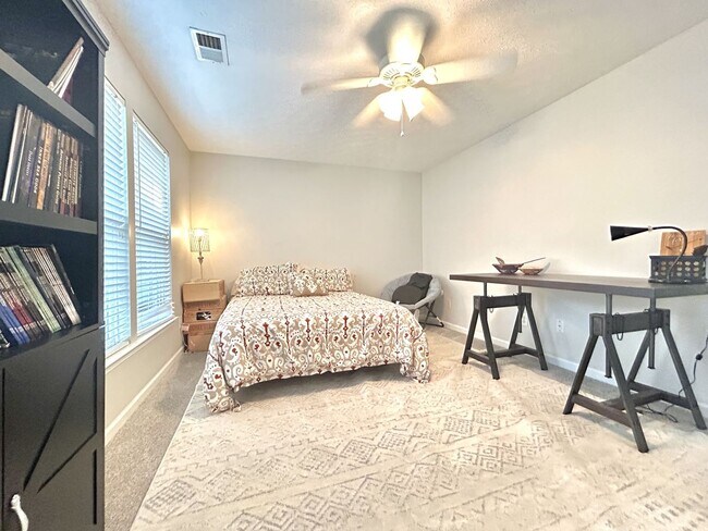 Building Photo - **UPDATED END-UNIT LENOX VILLAGE TOWNHOME ...