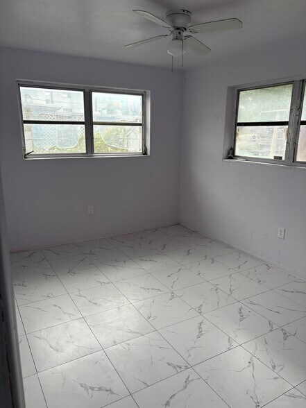 Building Photo - 532 NE 138th St