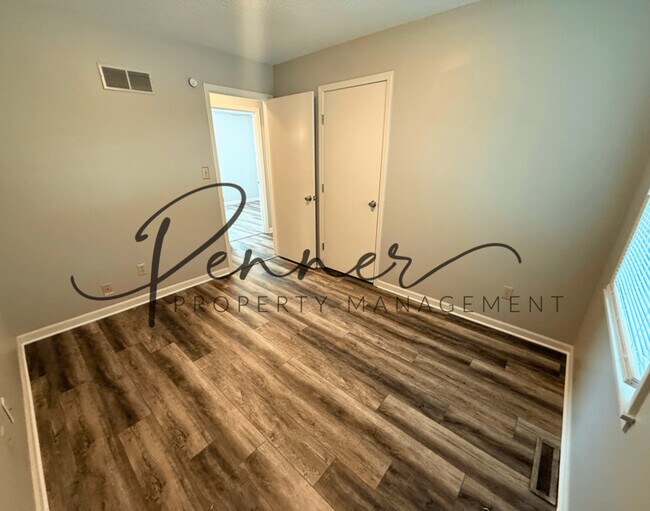 Building Photo - 2707 S Coachman Dr