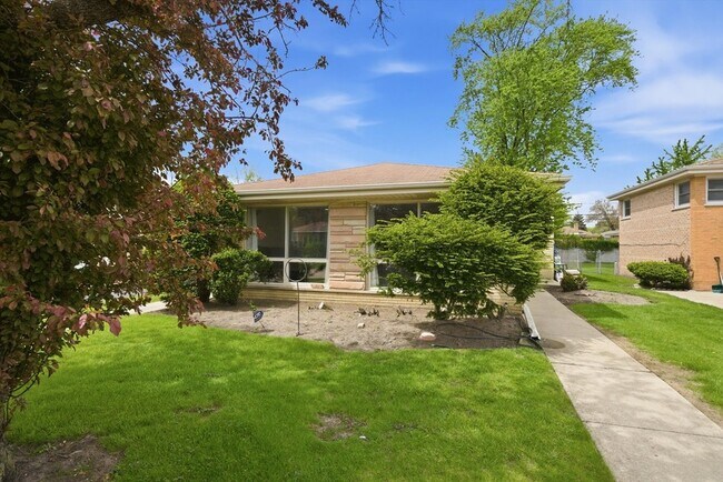 Building Photo - 9536 Tripp Ave