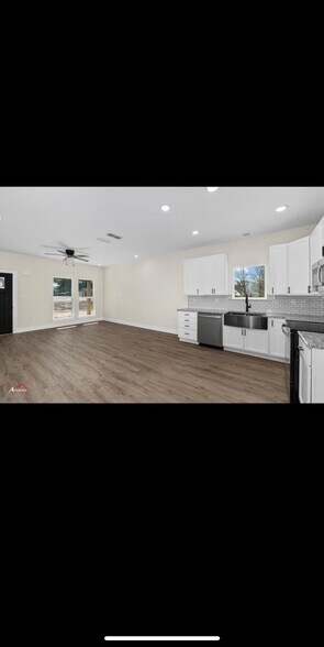 Building Photo - 3219 Stone Rd