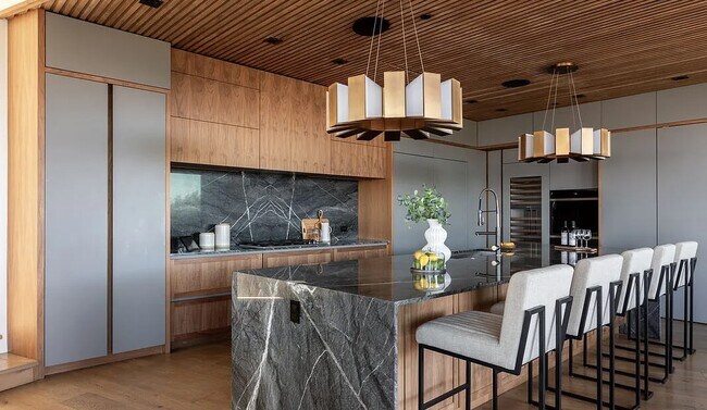 Building Photo - 13331 Mulholland Dr