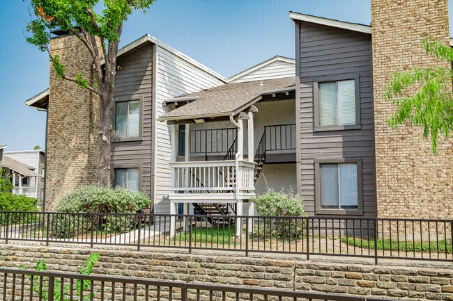 Building Photo - Riverwalk Apartments
