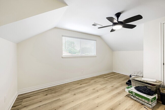 Building Photo - 8927 Langdon Ln