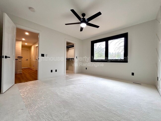 Building Photo - 1505 N Green Creek Rd