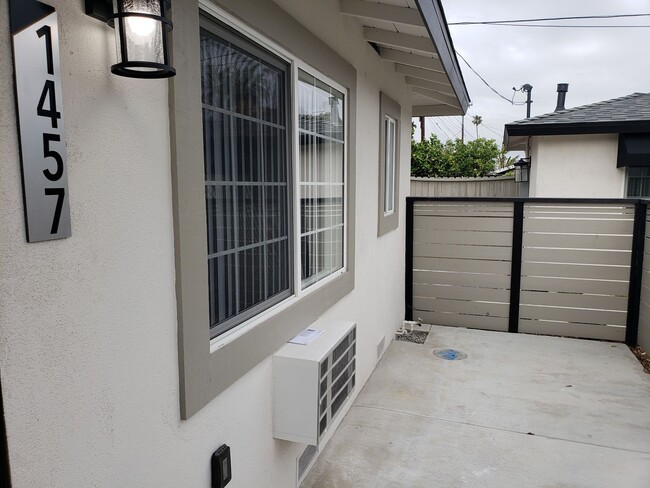 Building Photo - Newly Remodeled 1 Bedroom / Call or text O...