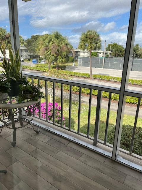 Building Photo - 740 Monaco P