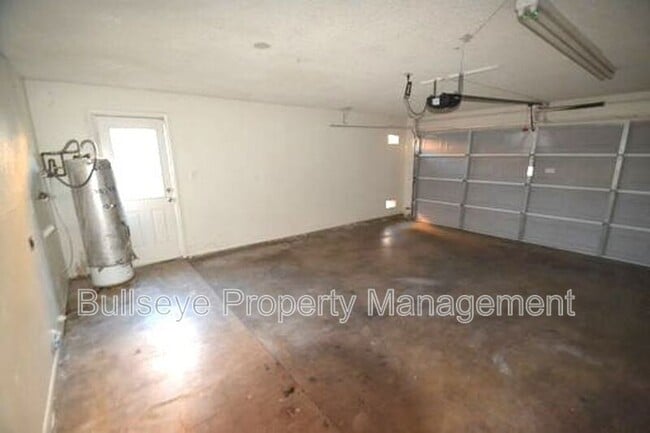 Building Photo - 7956 W Mariposa Dr