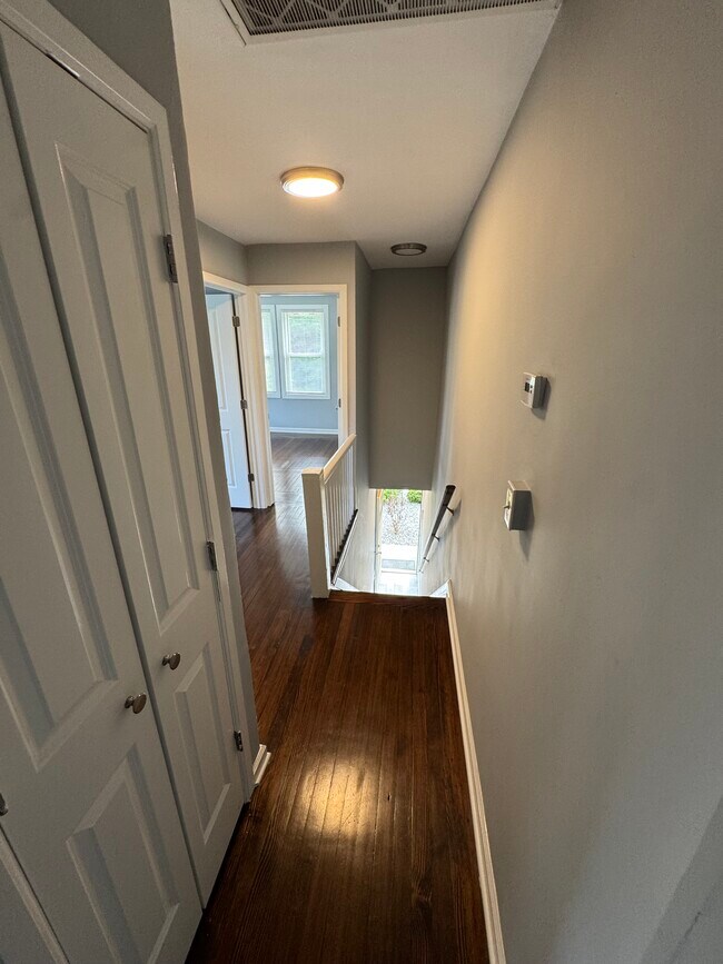 Building Photo - 437 Wheaton Ave