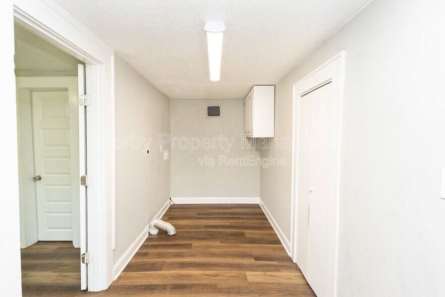 Building Photo - 1812 John Ross Rd