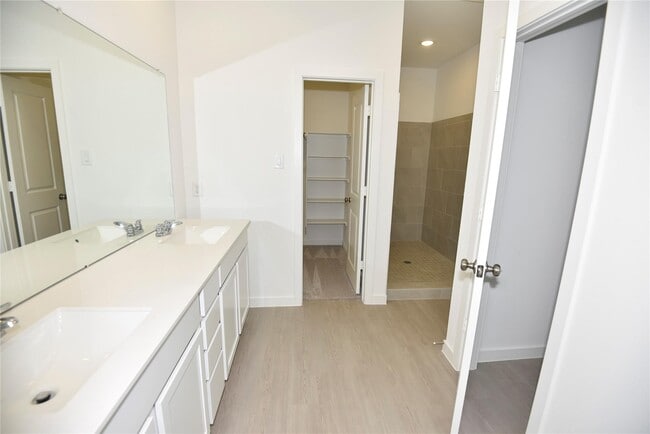 Building Photo - 16531 Mesquite Fld Dr