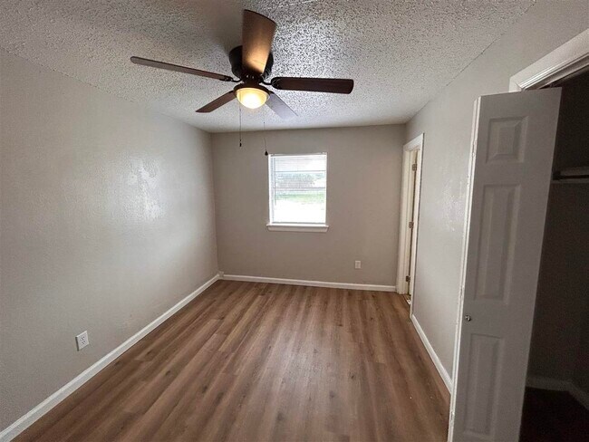 Building Photo - 1314 NW Irwin Ave