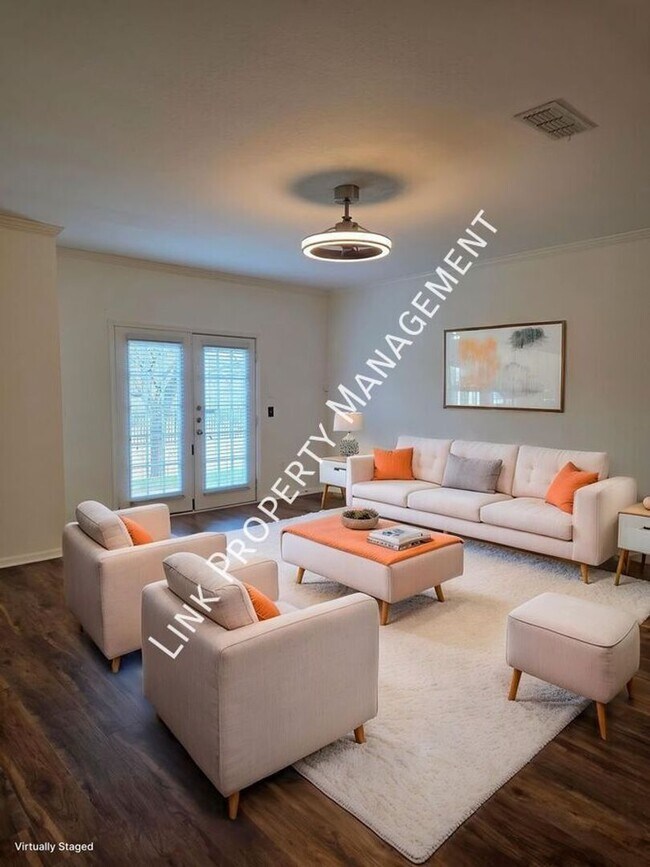 Building Photo - Beautiful One-Level Downstairs Condo in Prime Hamilton Place Location