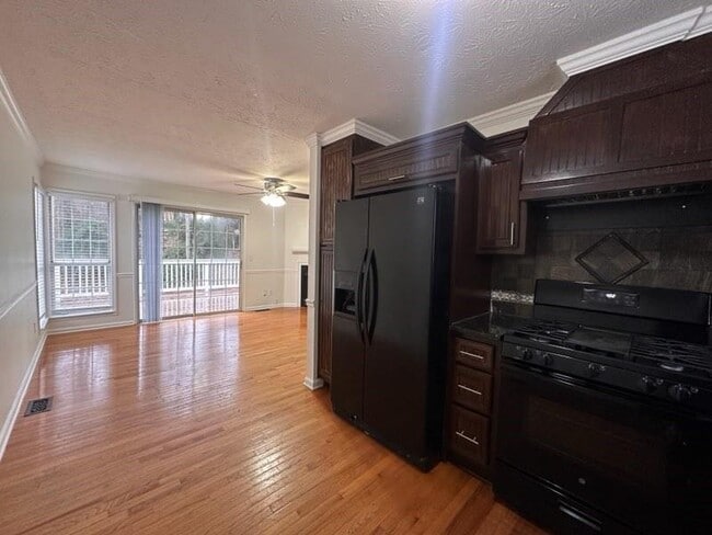 Building Photo - 10750 Plantation Bridge Dr