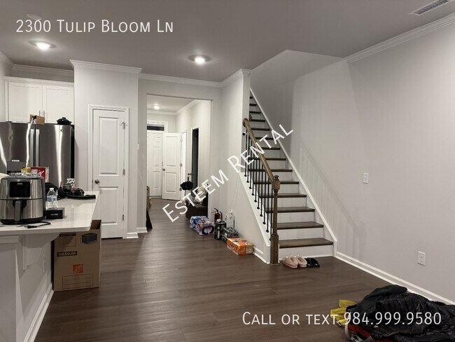 Building Photo - 2300 Tulip Bloom Ln
