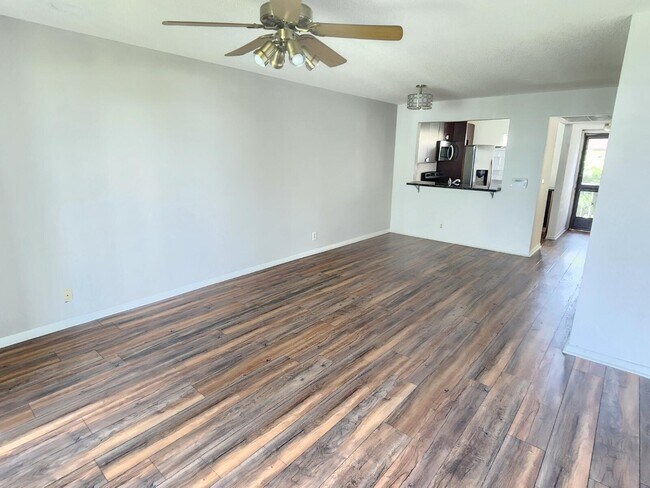 Building Photo - 7149 Golf Colony Ct