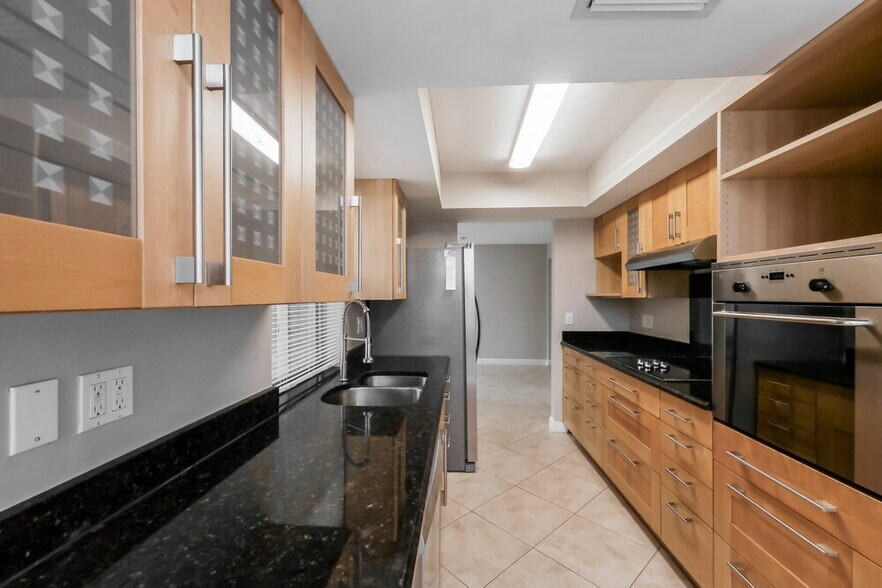 Building Photo - 6801 SW 43rd St