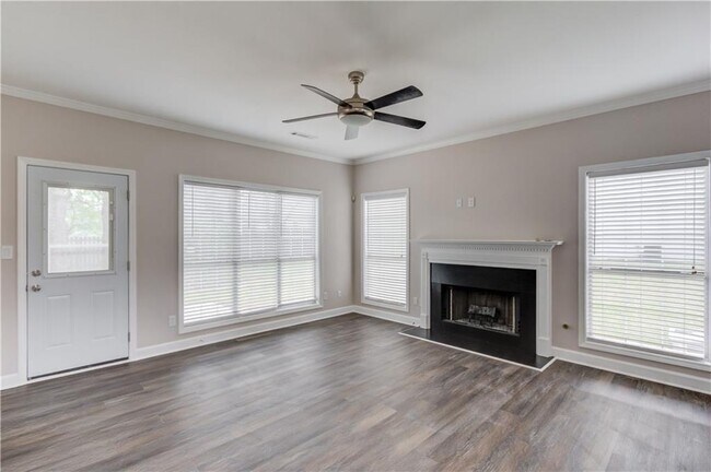 Building Photo - 3895 Kingsbrook Blvd