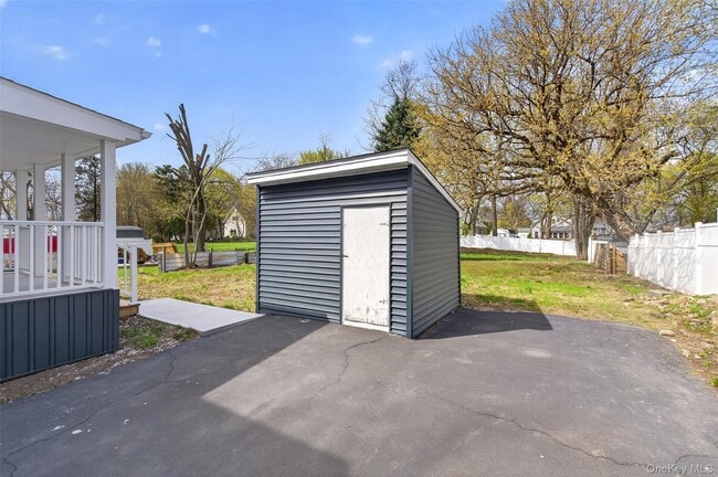 Building Photo - 62 Poplar St