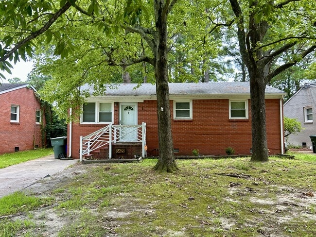 Building Photo - 6429 Tuttle Ave