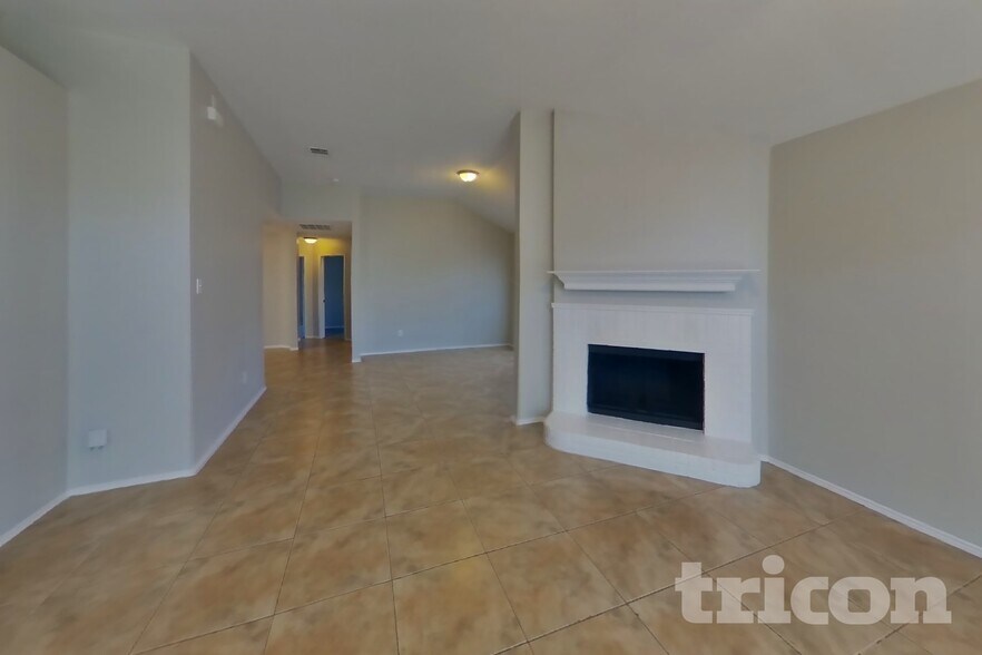 Building Photo - 413 Rustic Grove Ln