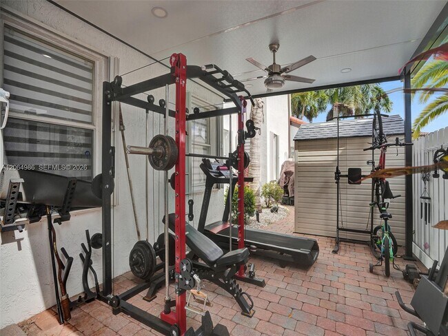 Building Photo - 6662 SW 166th Ct