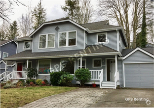 Building Photo - Spacious Two-Level Klahanie Townhome – Nat...
