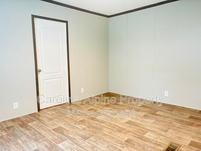 Building Photo - 315 Starling Ln