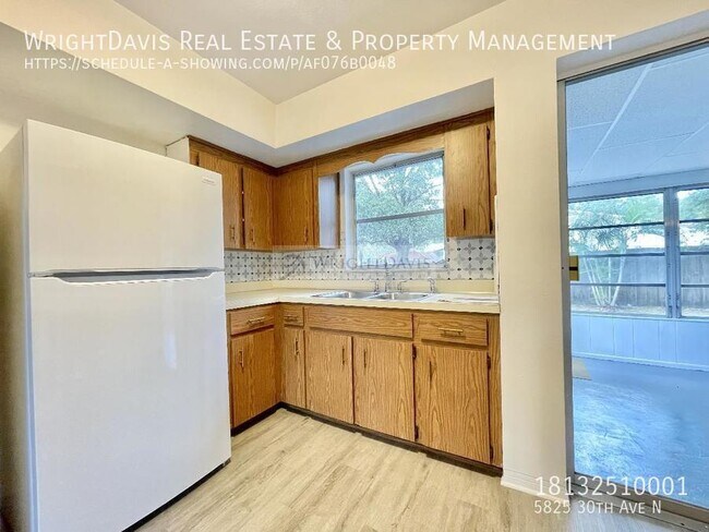 Building Photo - 5825 30th Ave N