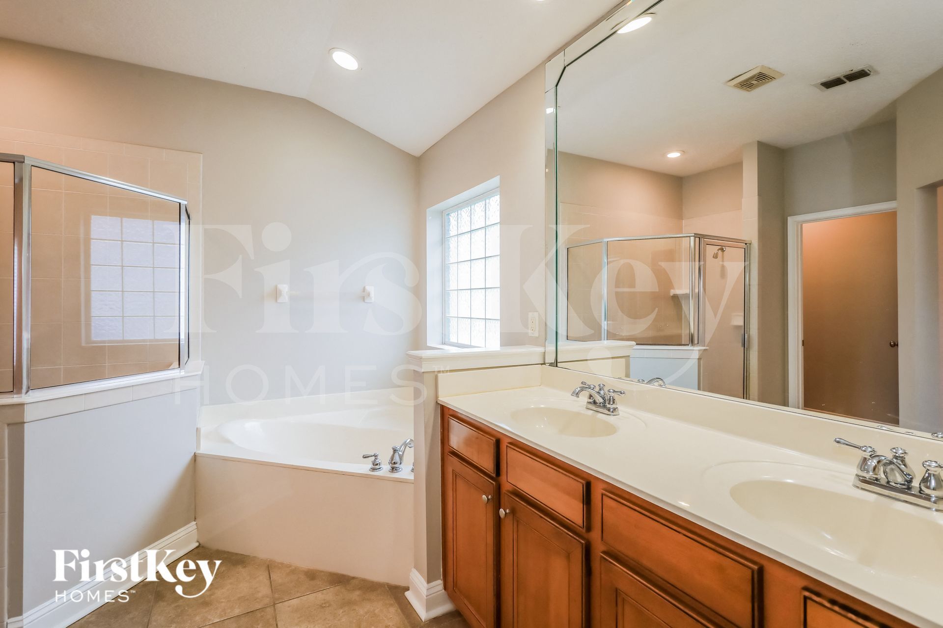 Building Photo - 14728 Falling Waters Dr