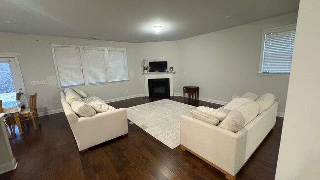 Building Photo - 7475 Easton Valley Ln