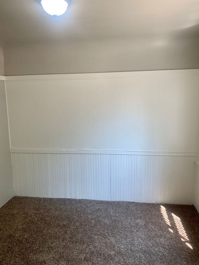 Building Photo - Remodeled 3/1