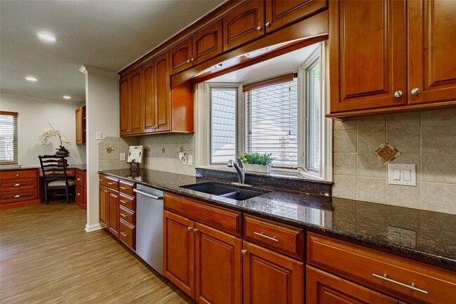 Building Photo - 8810 Mountain Path Cir