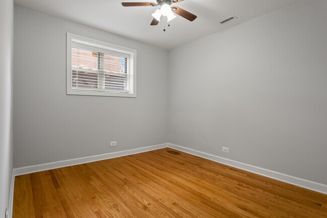 Building Photo - 7359 N Ashland Blvd