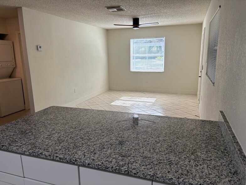 Building Photo - 7133 Pinewood Dr