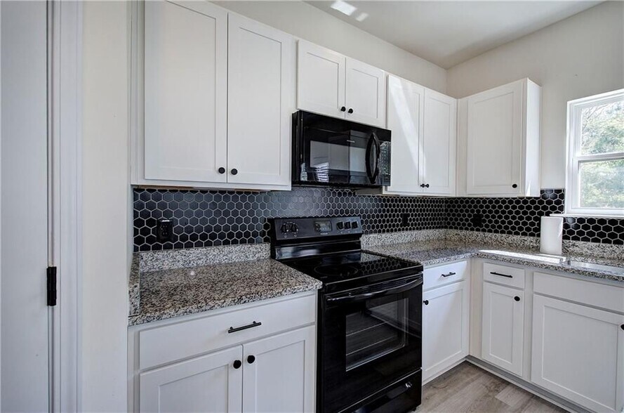 Building Photo - 10 Eagle Dr