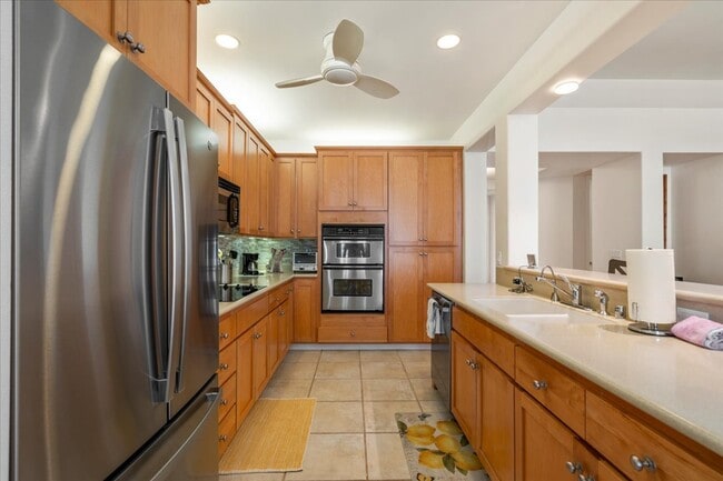 Building Photo - 67 Ahekolo St