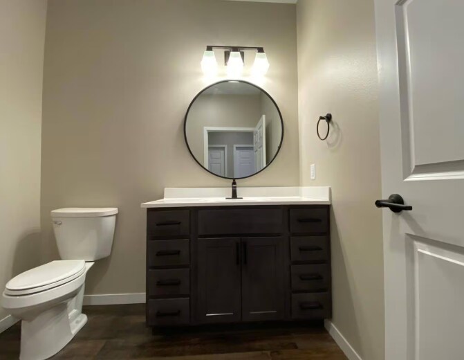 Building Photo - 608 Pine St