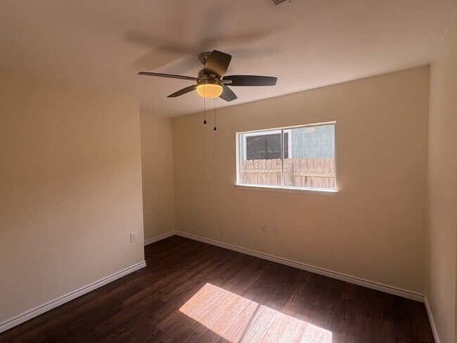 Building Photo - 3-Bed, 2 Baths, 2 Living Ares With Cozy Fireplace in San Antonio!"