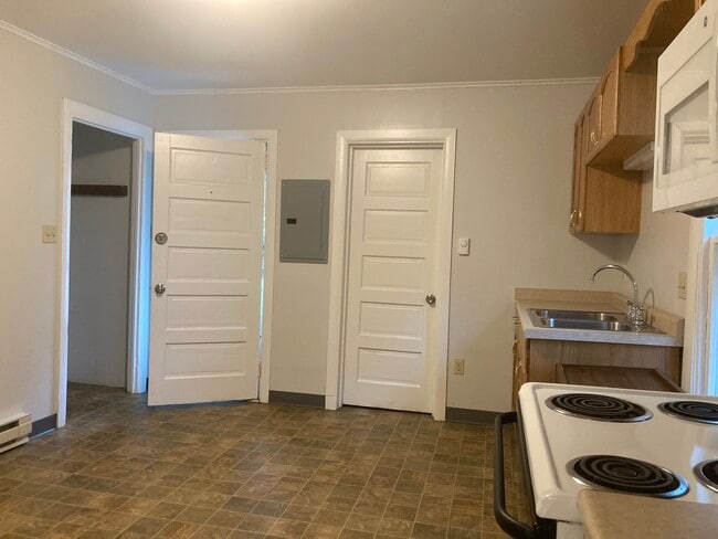 Building Photo - 6028 Penn St