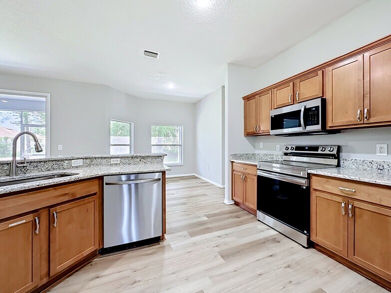 Building Photo - 57 Renshaw Dr