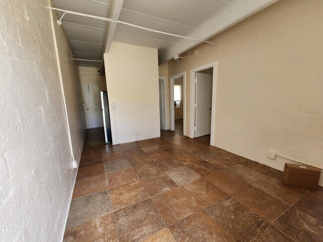 Building Photo - 620 20th St